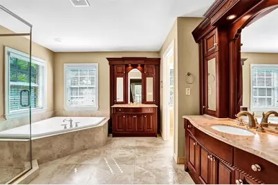 101 NE 21st St, Wilton Manors, FL 33305 - Photo 38