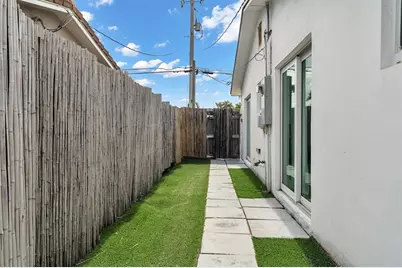 2233 SE 15th St, Pompano Beach, FL 33062 - Photo 8