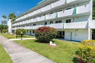1101 NE 191st St Unit, Miami, FL 33179 - Photo 18