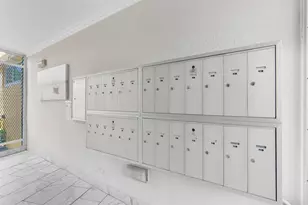 2400 NE 9th St, Fort Lauderdale, FL 33304 - Photo 22