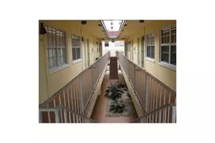 2404 NE 33rd Ave, Fort Lauderdale, FL 33305 - Photo 4