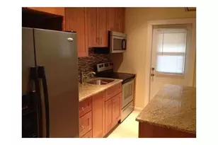 2404 NE 33rd Ave, Fort Lauderdale, FL 33305 - Photo 8