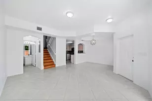 717 SW 107th Ave, Pembroke Pines, FL 33025 - Photo 10