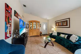 650 NW 78th Terrace, Pembroke Pines, FL 33024 - Photo 6