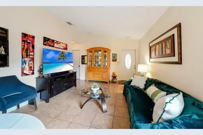 650 NW 78th Ter, Unit #201, Pembroke Pines, FL 33024 - Photo 4