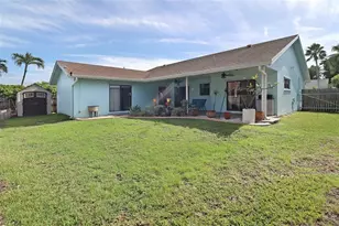 231 SE 9th St, Dania Beach, FL 33004 - Photo 10