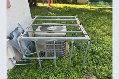 2863 NW 12th Ct, Fort Lauderdale, FL 33311 - Photo 4