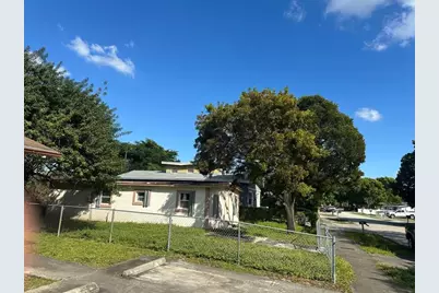 2863 NW 12th Ct, Fort Lauderdale, FL 33311 - Photo 2