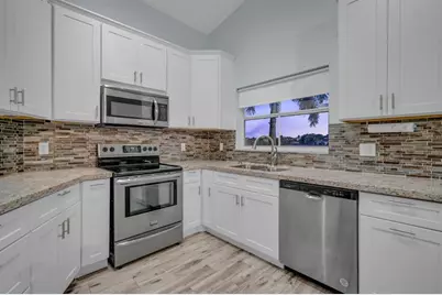 18510 NW 22nd St, Pembroke Pines, FL 33029 - Photo 12