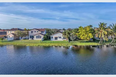 18510 NW 22nd St, Pembroke Pines, FL 33029 - Photo 52