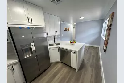 814 SW 12th Pl, Fort Lauderdale, FL 33315 - Photo 6