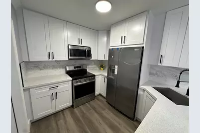 814 SW 12th Pl, Fort Lauderdale, FL 33315 - Photo 2