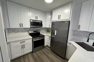 814 SW 12th Pl, Fort Lauderdale, FL 33315 - Photo 2