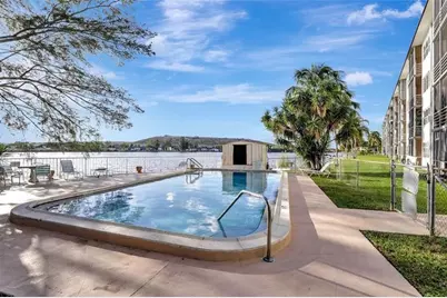 4311  Crystal Lake Dr, Unit #421, Deerfield Beach, FL 33064 - Photo 4