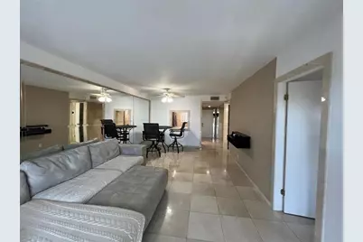 4311  Crystal Lake Dr, Unit #421, Deerfield Beach, FL 33064 - Photo 6