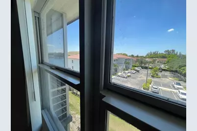 4311  Crystal Lake Dr, Unit #421, Deerfield Beach, FL 33064 - Photo 10