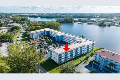 4311  Crystal Lake Dr, Unit #421, Deerfield Beach, FL 33064 - Photo 1