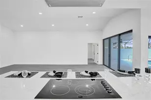 21392 Bridgeview Dr, Boca Raton, FL 33428 - Photo 4