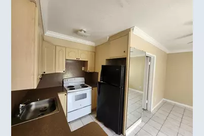 2211  Lincoln St, Unit #9, Hollywood, FL 33020 - Photo 4