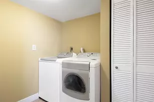 822 NE 25th Ave, Hallandale Beach, FL 33009 - Photo 24