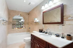 822 NE 25th Ave, Hallandale Beach, FL 33009 - Photo 16