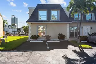 822 NE 25th Ave, Hallandale Beach, FL 33009 - Photo 2