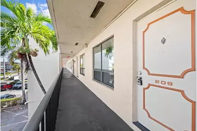 1100  Crystal Lake Dr, Unit #209, Deerfield Beach, FL 33064 - Photo 22