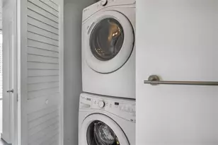 151 SE 1st St, Miami, FL 33131 - Photo 4