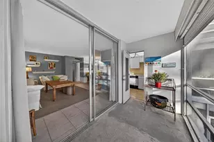 400 SE 10th St, Deerfield Beach, FL 33441 - Photo 10