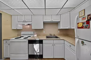 400 SE 10th St, Deerfield Beach, FL 33441 - Photo 22