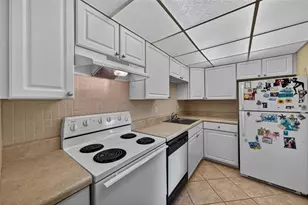 400 SE 10th St, Deerfield Beach, FL 33441 - Photo 18