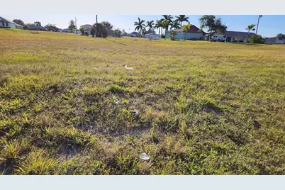 1724  Andalusia Blvd, Cape Coral, FL 33909 - Photo 2