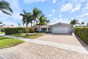 370 SE 3rd Ct, Pompano Beach, FL 33060 - Photo 2