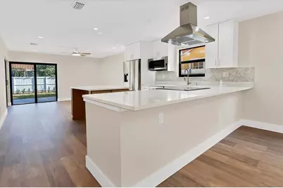 391 NW 58th Ave, Miami, FL 33126 - Photo 8