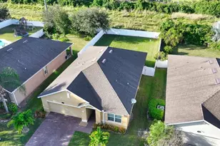 1595 Lexington Square SW, Vero Beach, FL 32962 - Photo 2