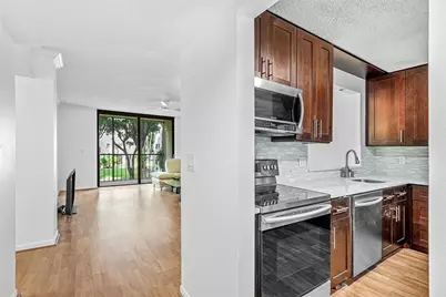 5280  Las Verdes Cir, Unit #202, Delray Beach, FL 33484 - Photo 4