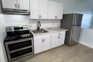 320 NE 13th Ave, Boynton Beach, FL 33435 - Photo 2