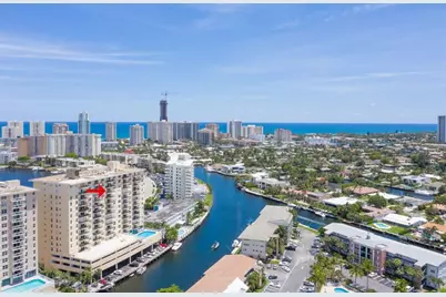 427  Golden Isles Dr, Unit #14B, Hallandale Beach, FL 33009 - Photo 2