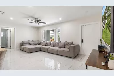 10215 NW 80th Dr, Tamarac, FL 33321 - Photo 14