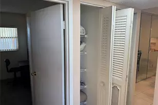 2860 Somerset Dr, Fort Lauderdale, FL 33311 - Photo 32