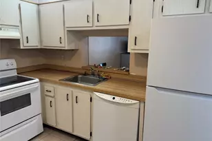 2860 Somerset Dr, Fort Lauderdale, FL 33311 - Photo 16