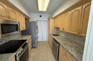 19707 Turnberry Way, Miami, FL 33180 - Photo 14