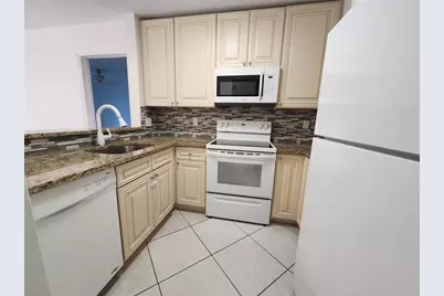 501 SE 8th St, Unit #103, Deerfield Beach, FL 33441 - Photo 8