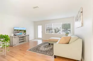 985 NW 69th Ave, Margate, FL 33063 - Photo 6