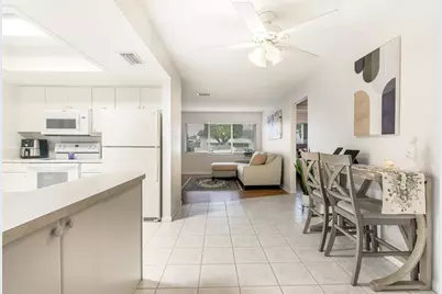 985 NW 69th Ave, Margate, FL 33063 - Photo 10