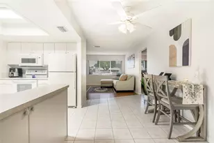 985 NW 69th Ave, Margate, FL 33063 - Photo 10