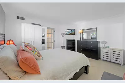 2081 S Ocean Dr, Unit #208, Hallandale Beach, FL 33009 - Photo 10