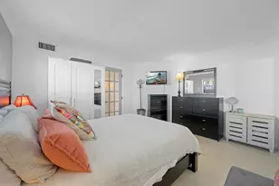 2081 S Ocean Dr, Hallandale Beach, FL 33009 - Photo 10