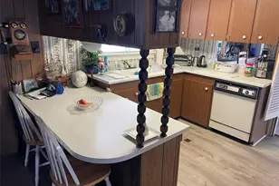 8621 SW 18th Ct, Davie, FL 33324 - Photo 10