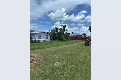 525 SW 9th St, Belle Glade, FL 33430 - Photo 2